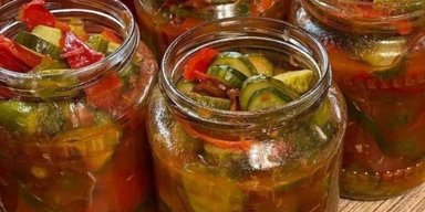 По бабушкиному рецепту: как приготовить лечо с огурцами на зиму