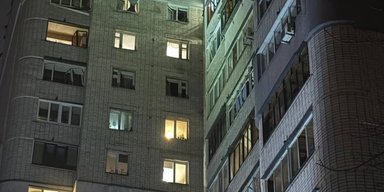 РФ атаковала "шахедами": в Киеве дрон врезался в многоэтажку, что известно (фото, видео)
