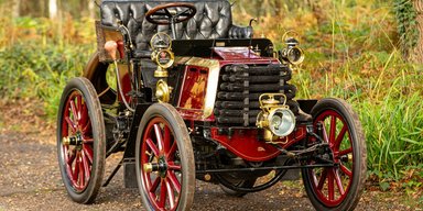 На продаж виставили найстаріше гоночне авто у світі (фото)