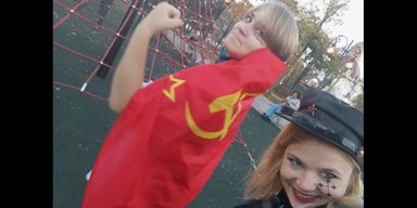 "На кістках друзів": у Маріуполі молодь влаштує вечірку в стилі СРСР біля драмтеатру (відео, фото)