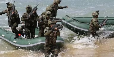 Отправят воевать под Курск: 1500 бойцов спецназа КНДР уже находятся во Владивостоке (фото)
