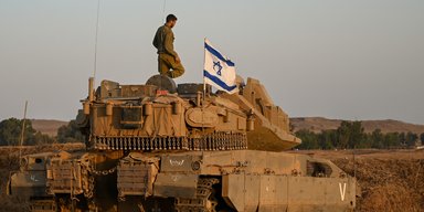 Израильский танк случайно выстрелил по КПП у границы с Египтом: ранены пограничники