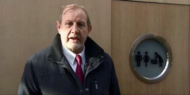 "Король туалетів" відходить від справ: шукають нового володаря тронів