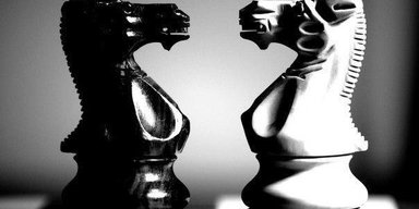 "Вертикалы" vs "горизонталы". Почему  споры в соцсетях не рождают истину