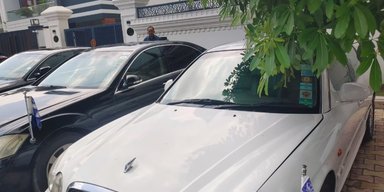 "Ягуар" та розкішна резиденція: індієць 9 років видавав себе за посла неіснуючих держав (фото)