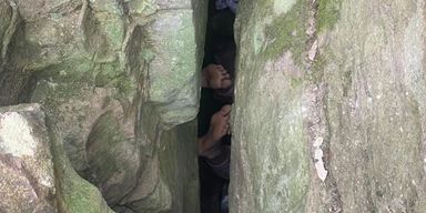 В скале нашли перевернутую вниз головой женщину: что она рассказывает (фото)