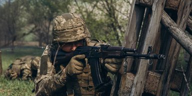 "Дуже поганий сценарій": трьом важливим містам загрожують оточення ЗС РФ і окупація, — CNN