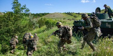 Дехто тікає з фронту: у Раді розповіли, скільки зафіксовано випадків СЗЧ