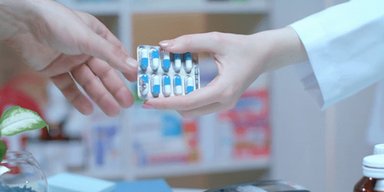 Экономический нонсенс: аптек в Украине все больше, несмотря на уменьшение населения