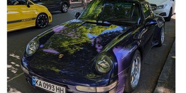 У Європі помітили класичний спорткар Porsche на українських номерах (фото)