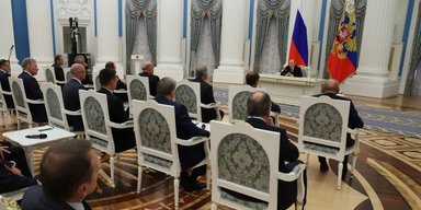 Российская элита устала от войны и примет любую "победу" Путина, – The Economist