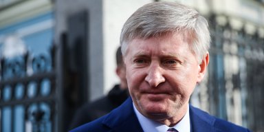 Ахметов продає всі свої літаки, але добудував яхту за пів мільярда доларів, — розслідування (відео)