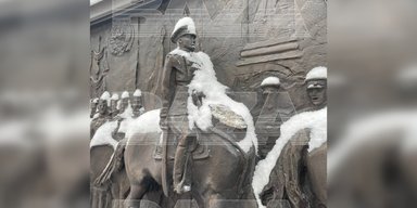 "Не вберегли": невідомі вкрали голову коня Рокосовського на Красній площі у Москві (фото)