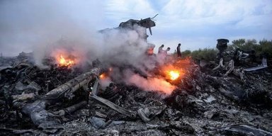 "Сувенір з Амстердама": на російському "Авіто" продають фрагмент збитого "Боїнга-777"