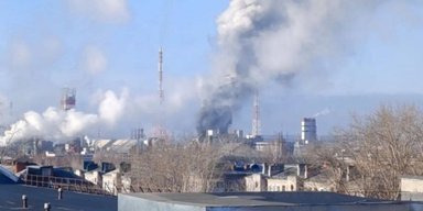 Завод "Азот", датацентр ФСН та воронезькі авіатори: наслідки масованої атаки на РФ (відео)