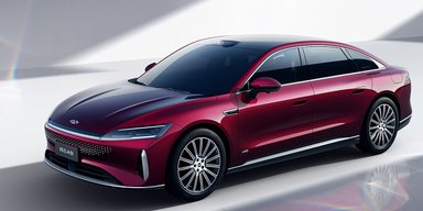 За ціною Camry: Chery випустила електрифікований седан із запасом ходу 1500 км (фото)