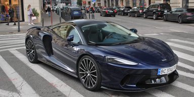 У Польщі помітили рідкісний суперкар McLaren на українських номерах (фото)