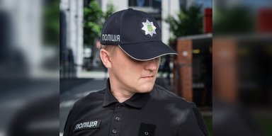 Шапки и кепки за 34 млн гривен: Нацполиция объявила тендер на головные уборы (фото)