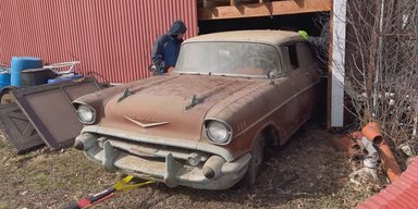 Культове американське авто 50-х простояло понад пів століття у гаражі (відео)