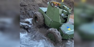 Краш-тест на сложном рельефе: в Украине испытали 100 новых роботов для ВСУ (видео)