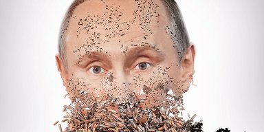 Нужна работа власти, а не военное положение
