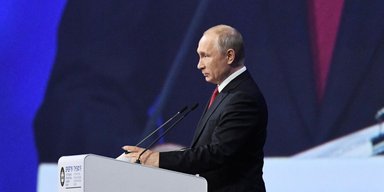 Дает Москве шанс увеличить доходы: ослабление санкций против РФ будет "ограниченным", — Bloomberg