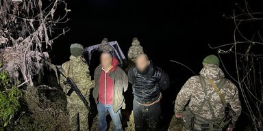 На надувных матрасах через Днестр: в Винницкой области пограничники задержали двух беглецов (видео)
