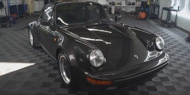 Простоял 19 лет в гараже: обнаружен заброшенный спорткар Porsche 80-х за $170 000 (видео)
