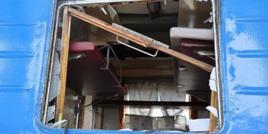 Удар по Дніпру: ракета розтрощила вагони поїзда, в якому їхали 500 людей