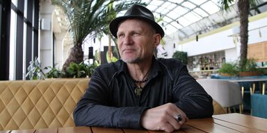 35 лет ВВ. Олег Скрипка о весне в Париже, падении рейтинга Зеленского и укусе Maruv