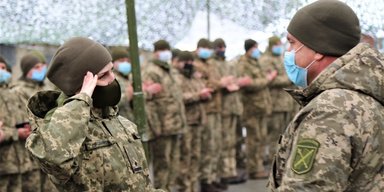 Відстрочка для чоловіків в Україні: чи можна отримати, якщо дружина служить