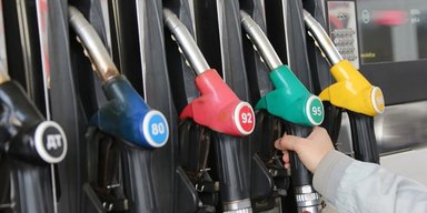 Українцям варто готуватися до нових цін на пальне: бензин, газ і дизель подорожчають