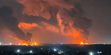 У Феодосії дрони розбомбили російську нафтобазу: налічили понад 10 вибухів (відео)