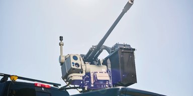 Мобільність, радіолокація і дешевизна: у ЗСУ розповіли про особливості австралійських Slinger (відео)