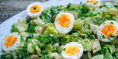Салат из картофеля с маринованным сельдереем: рецепт освежающего блюда