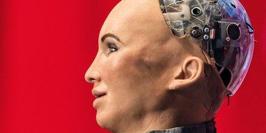 Сервис с нечеловеческим лицом. Станут ли роботы торговать успешнее, чем живые продавцы
