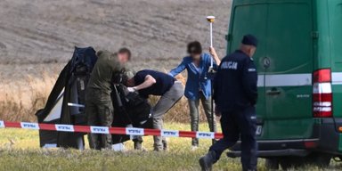 Атака "Шахедів" на Польщу: слідчі вже виявили 12 БПЛА, один дрон впав біля Варшави