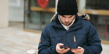 Переказ неможливий? Коли і чому банк може зупинити перерахування коштів з картки на картку