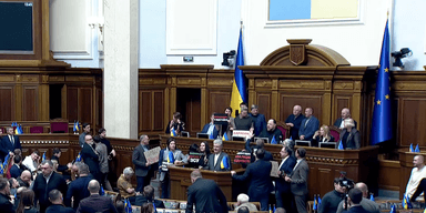 Рада не проголосувала за відставку Галущенка та Гринчук: опозиція заблокувала трибуну