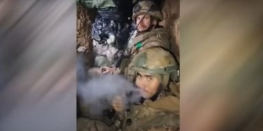 "Якась скажена піхота сидить": три бійці поліції 60 діб тримали позицію, а ЗС РФ "постачали" їм БК