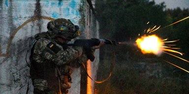 Жодних "м'ясних штурмів" і безглуздих наказів: Україна успішно запроваджує стандарти НАТО (відео)