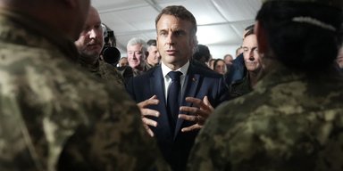 Макрон показал кадры учений украинской бригады "Анна Киевская" во Франции (видео)