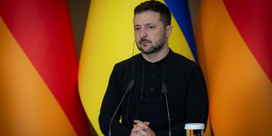 РФ може піти "на три букви": Зеленський у присутності Шольца різко висловився про перемовини