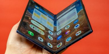 Складные смартфоны вдруг стали популярны: что за бренд побил все рекорды продаж (фото)