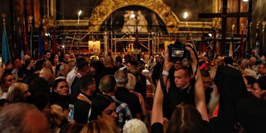 Дочь, внуки и сотни неравнодушных: как во Львове прощаются с Фарион (фото, видео)