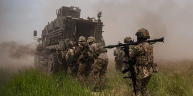 Будут дроны, а не дороги: Рада поддержала идею забрать у общин налоги с зарплат военных
