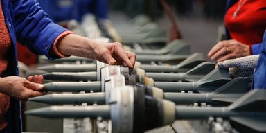 "Більше не можуть": Росія виробляє до 170 тисяч снарядів на місяць, — експерт (відео)