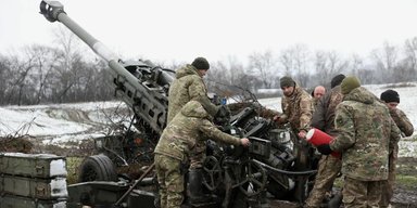 ВСУ сжигают стволы слишком быстро: в США не успевают с производством гаубиц M777, — Пентагон