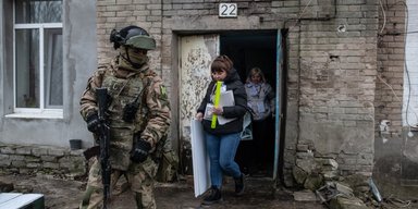 Віддадуть чиновникам: Путін дозволив конфіскацію житла українців на окупованих територіях