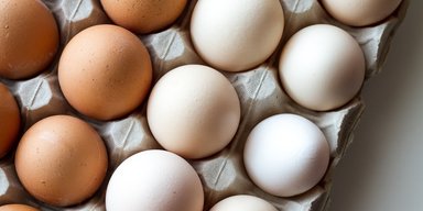 Яйця в Україні ще більше подорожчають: експерт пояснив, коли ціна почне падати
